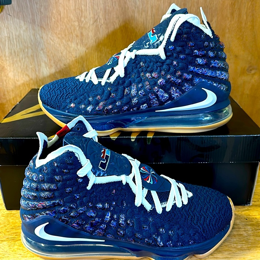 Lebron XVII DT brand new in box men’s size 7.5, women’s size 9 sneakers limited